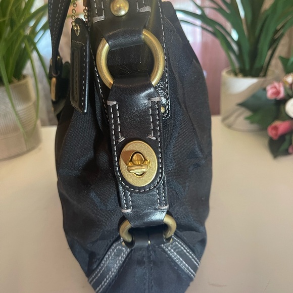 MAKE ME AN OFFER ::: COACH bag - 9” high with dust bag included - Picture 10 of 13